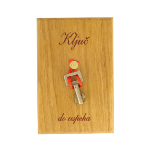 Ključ do uspeha, dekoracija na hrastovem lesu