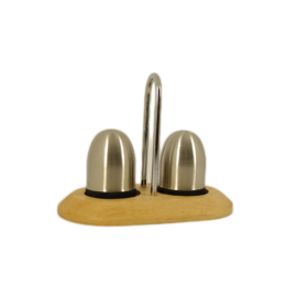 Set za začimbe na lesenem podstavku